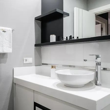 Mall Of By Newinn Apartment *